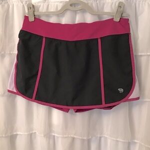Mountain Hardware Athletic Hiking Skort Skirt w/Built in Shorts.  Size Large